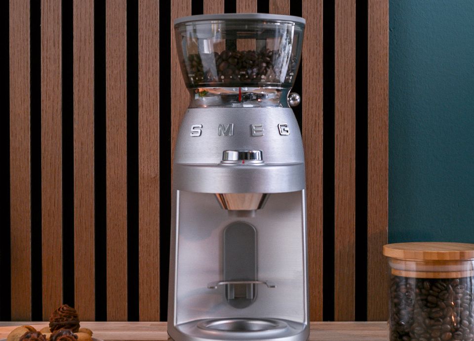 A perfect coffee grinding for a complete "barista set"