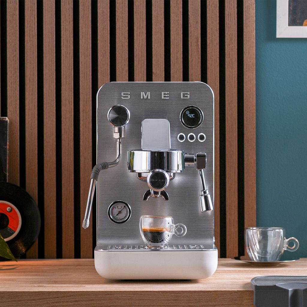 EMC02WHMAU on a wooden counter