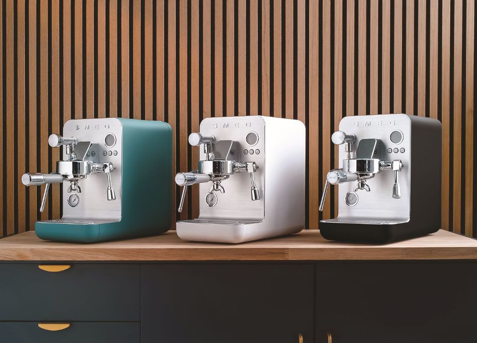 Macchina espresso semi-professionale EMC02