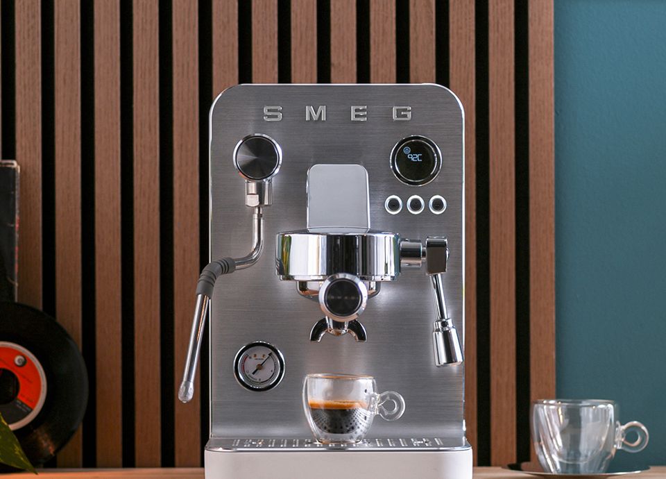 Coffee brewing like a barista